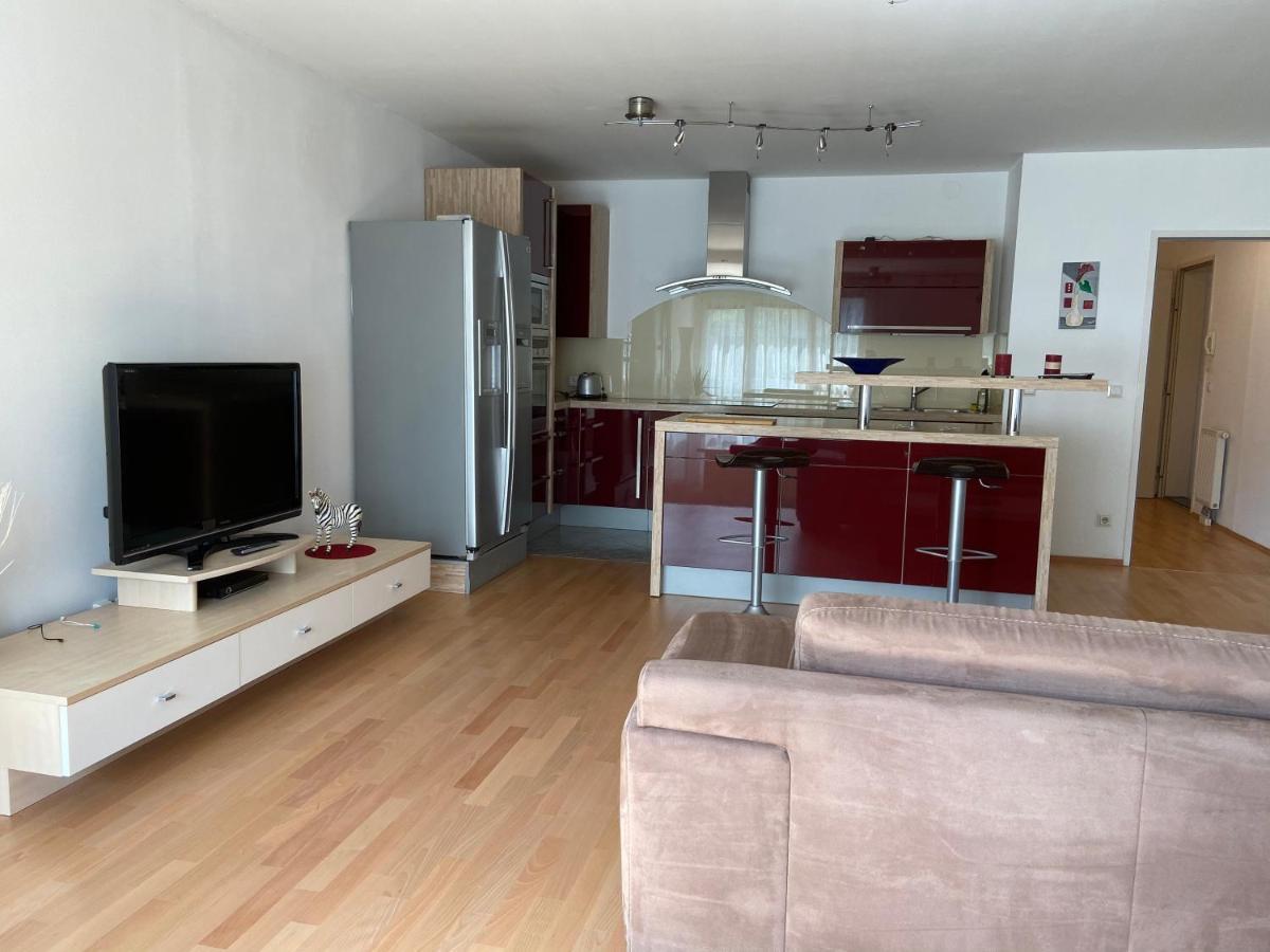 Bright Apartment With A Free Parking Garage @ Wienerberg Exteriör bild