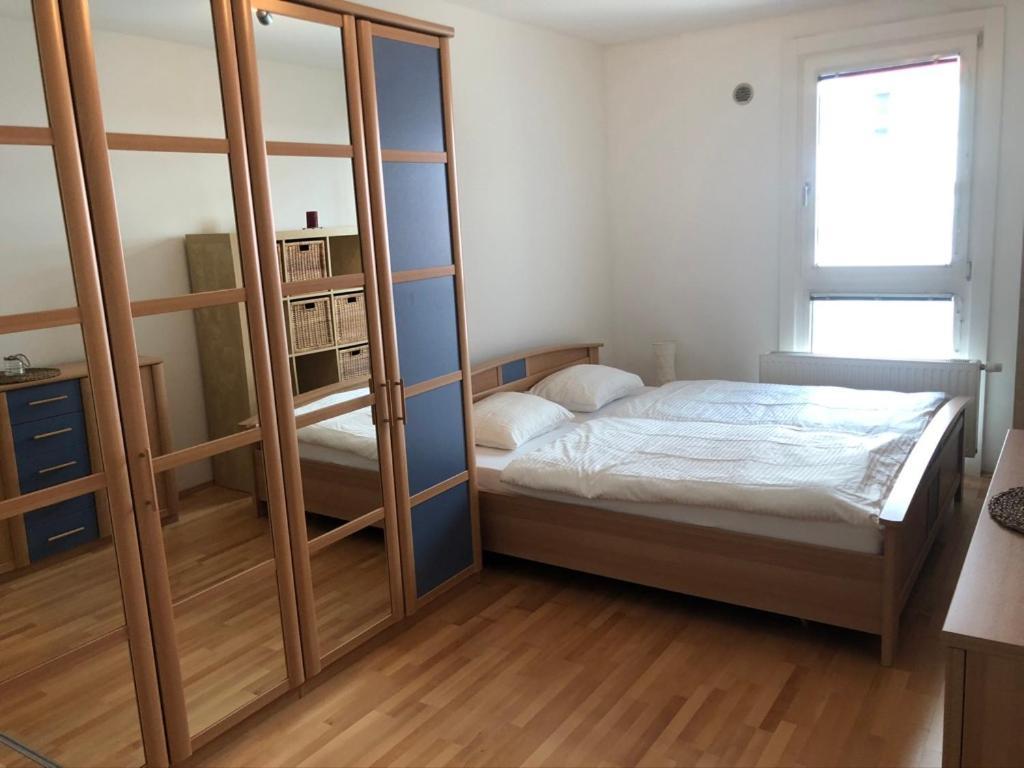 Bright Apartment With A Free Parking Garage @ Wienerberg Exteriör bild